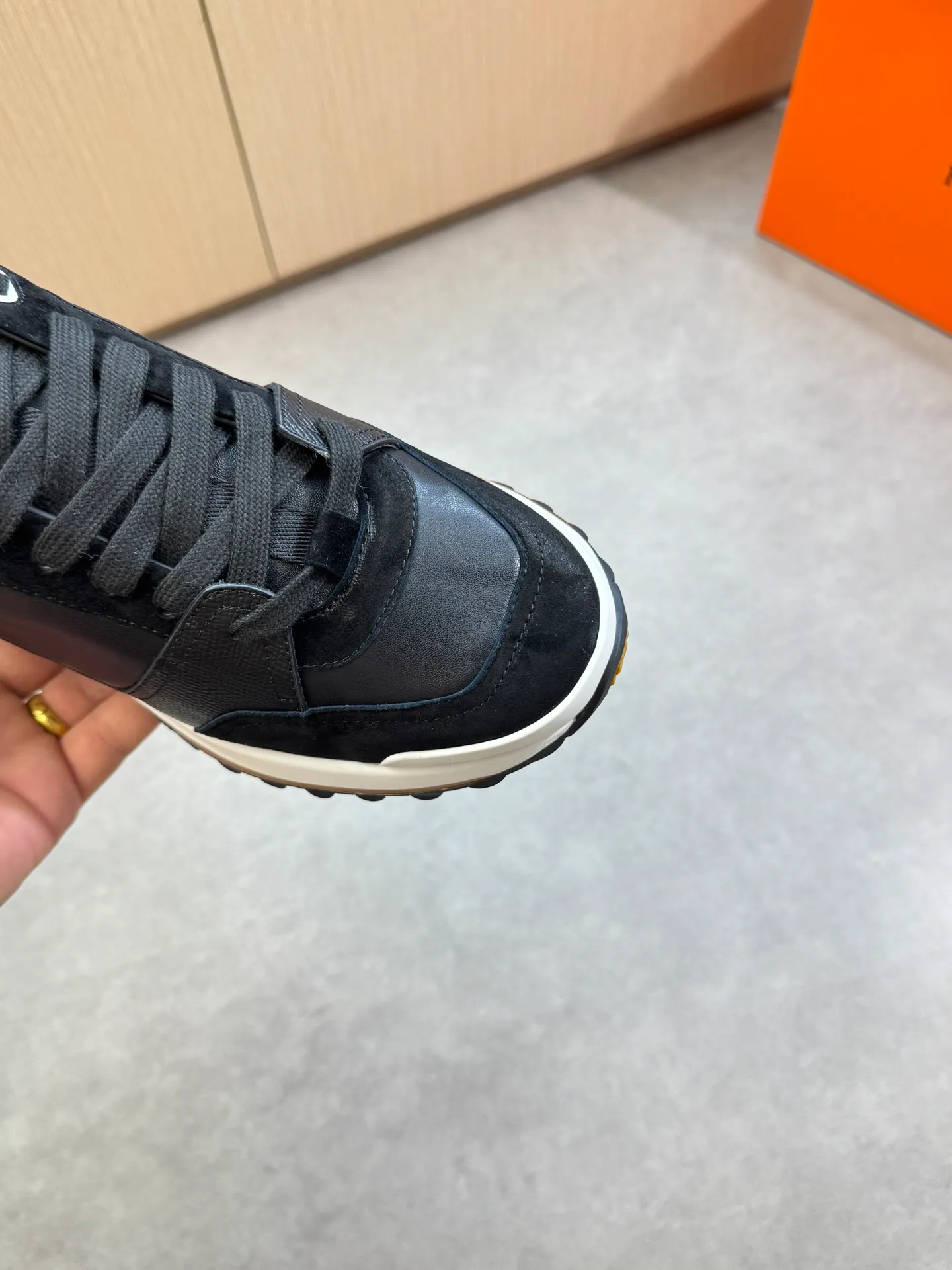 Men's shoes 💰740 [HERMES] Hermès - High-end quality original single casual sports shoes - Upper: 🔝 Nappa calfskin, palm-print cowhide, suede sheepskin leather, tongue. Heel. Brand logo webbing - Lining: brand canvas, foot pad; water-dyed cowhide - Outsole: ultra-light T men's shoes 💰U foam rubber; two-color molded outsole -Ultra-high quality control·Fine workmanship: highlighted (high-end·nobility·grade) -Size: 39-44 (38, 45, can be customized)·0118